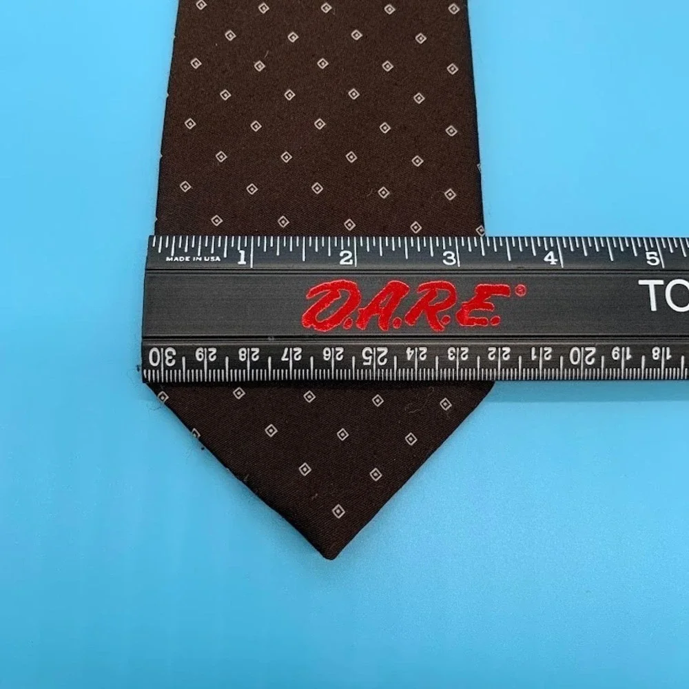 Oscar de la Renta Brown Geometric Preppy Logo Men's Classic Neck Tie